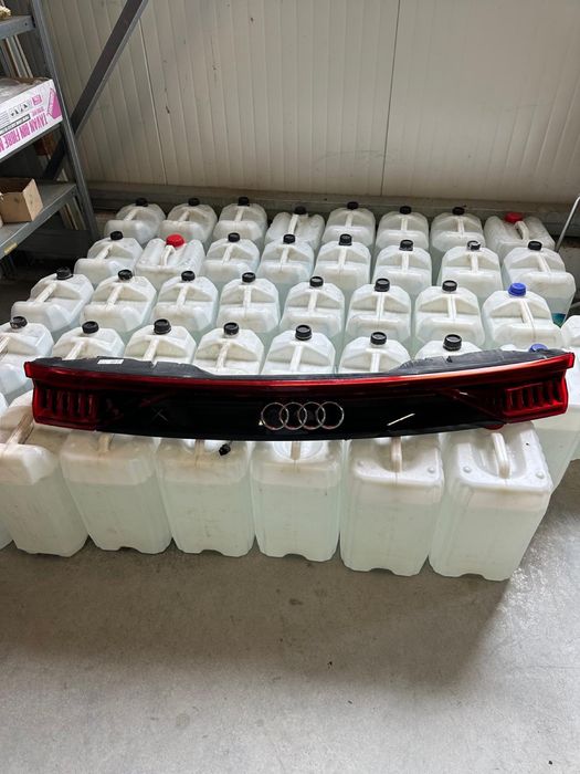 Stop Lampa spate audi q 8