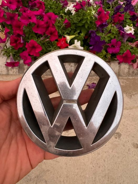 Волксвагеннің оригинал эмблемасы