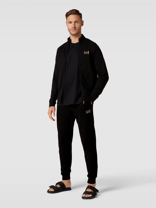 Оригинален мъжки спортен екип EA7 Emporio Armani