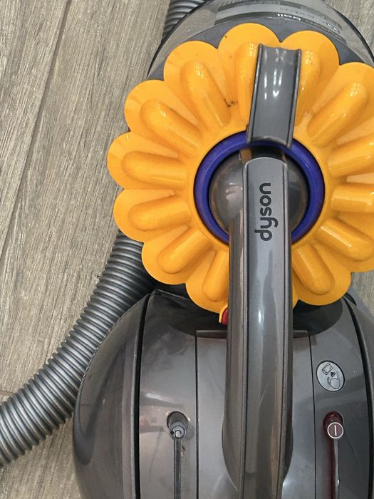 Aspirator Dyson Ball dc 33