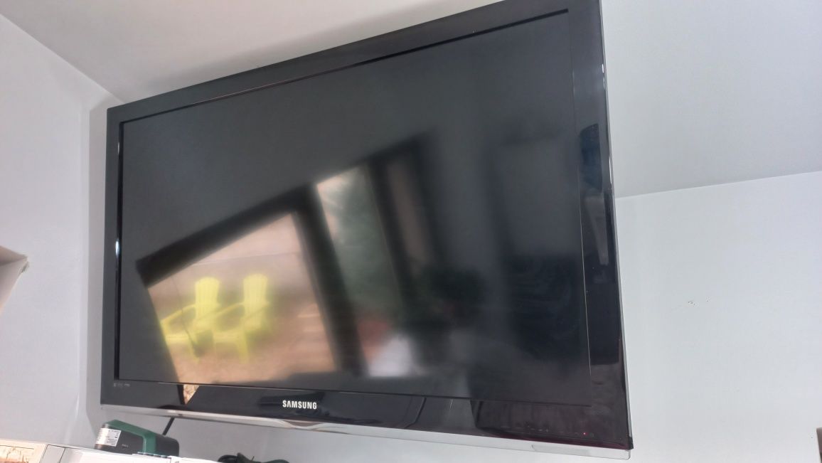 Vand TV plasma Samsung 100cm