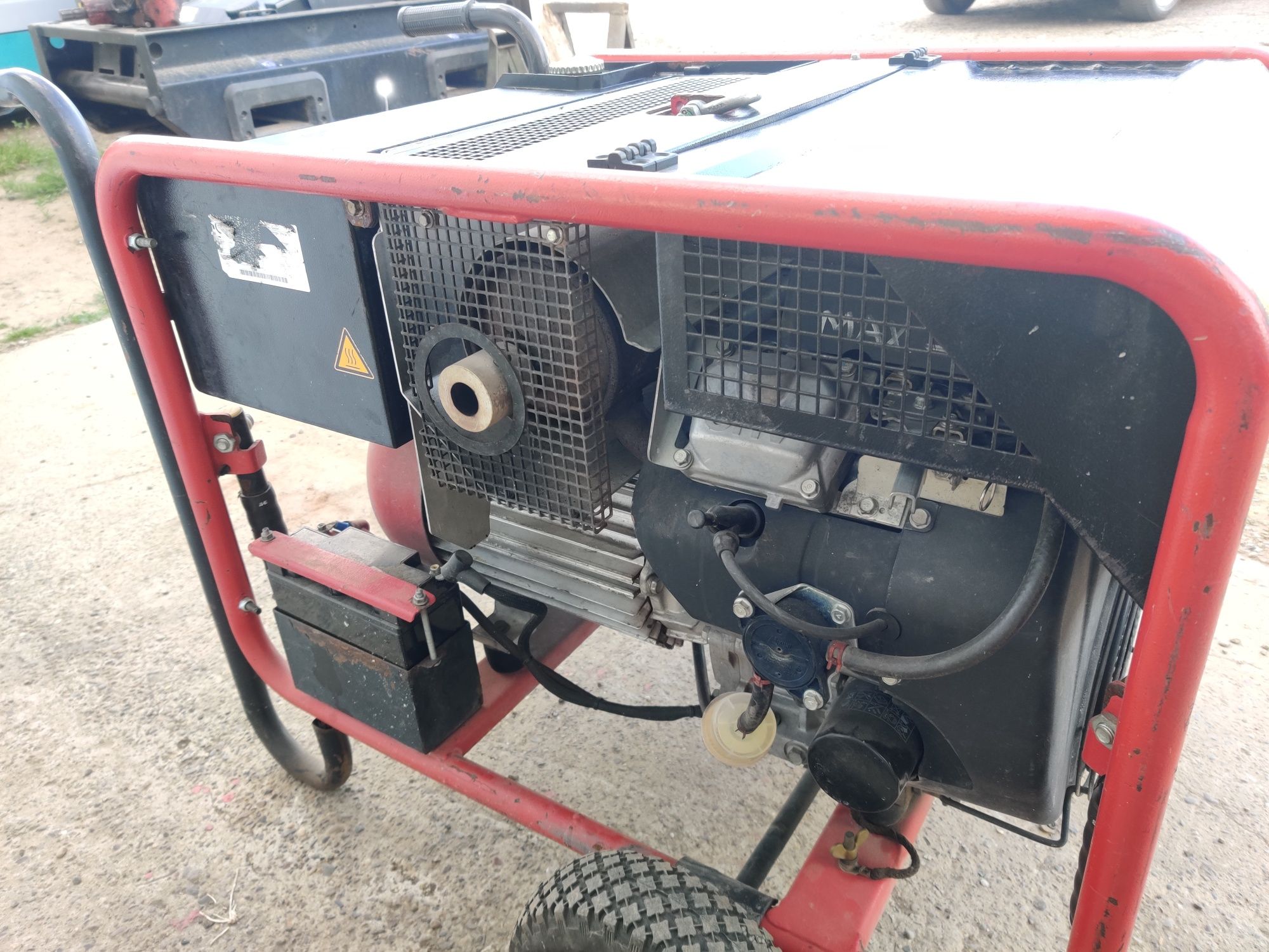 Generator curent 400v  de 13 KVA   31A.