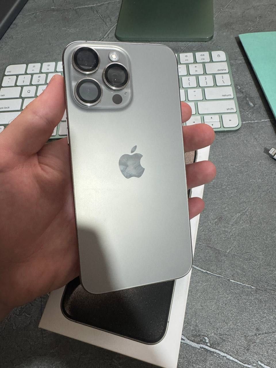iPhone 15 pro max 256 gb с коробкой экран поменян
