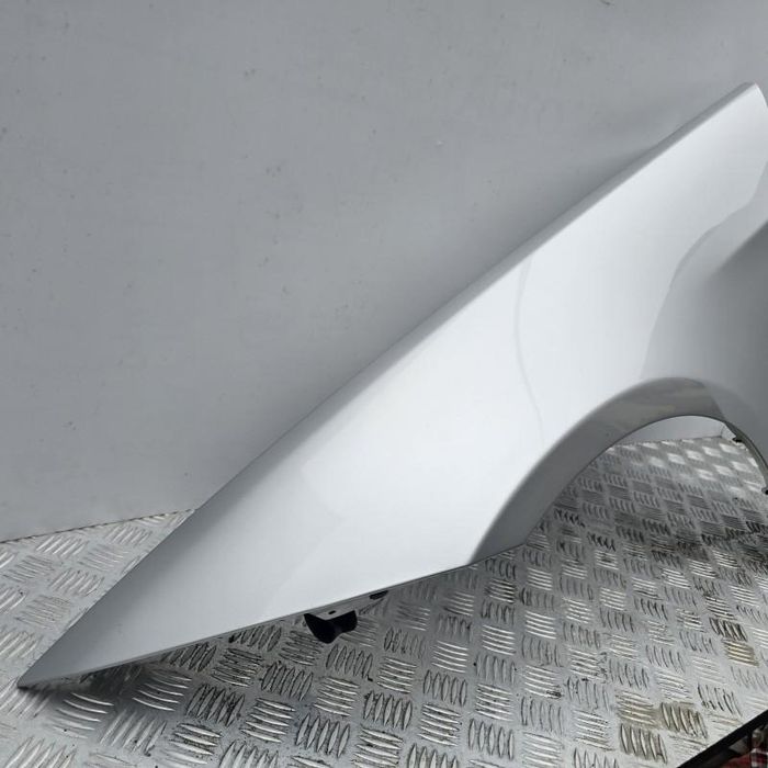 Aripa fata stanga BMW Seria 3 LCI E90