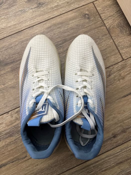 Кроссовка сатылады