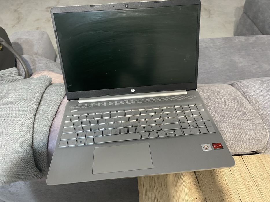 Vand laptop Hp URGENT!