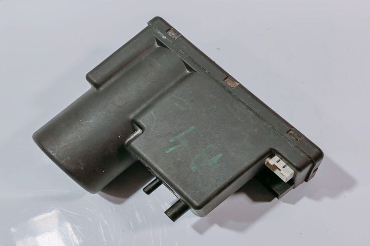 Pompa Vacuum  Modul inchidere centralizata 4A0862257A Audi 90 a 3-a g