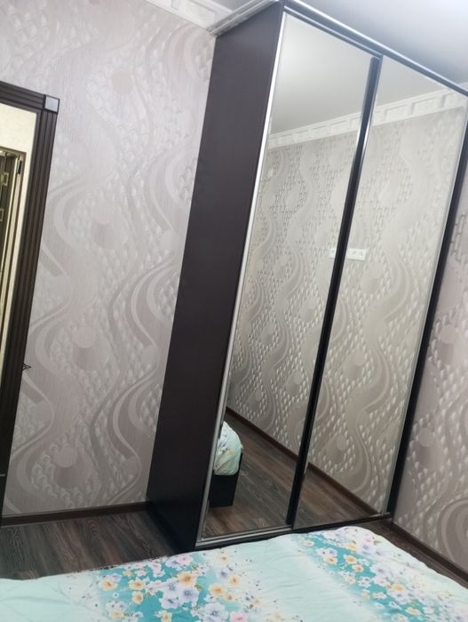 2ком.3/5 Юнусабад 19кв.С ремонтом..2 балкона.Не торец.Большая прихожая