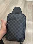 Оригинална мъжка чанта Louis Vuitton Avenue Sling Bag Damier Graphite