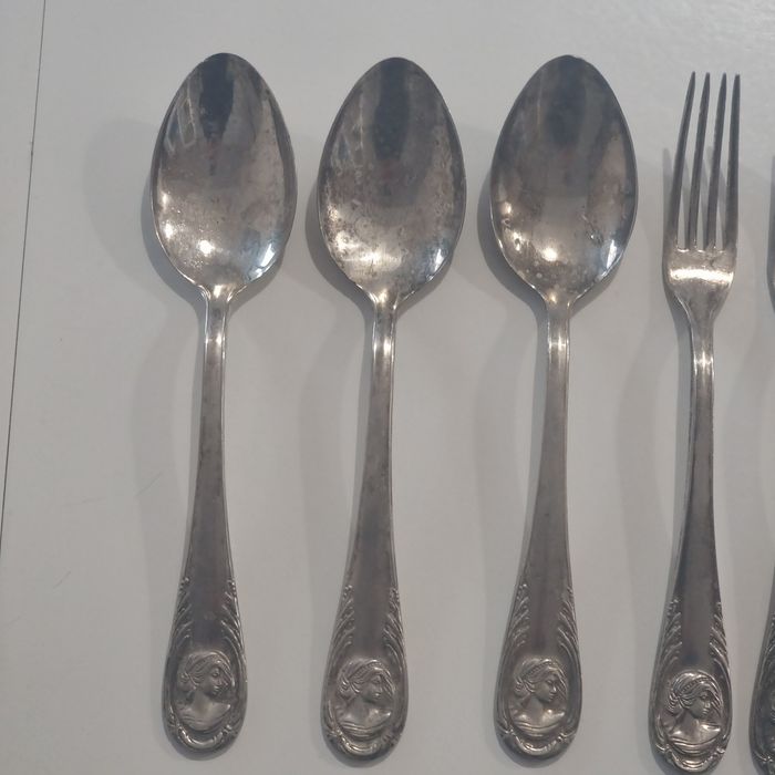 Set tacâmuri vintage din argint – model Art Nouveau