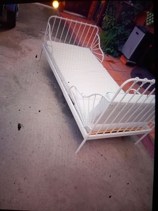 Pat din fier cu saltea complet pt copii