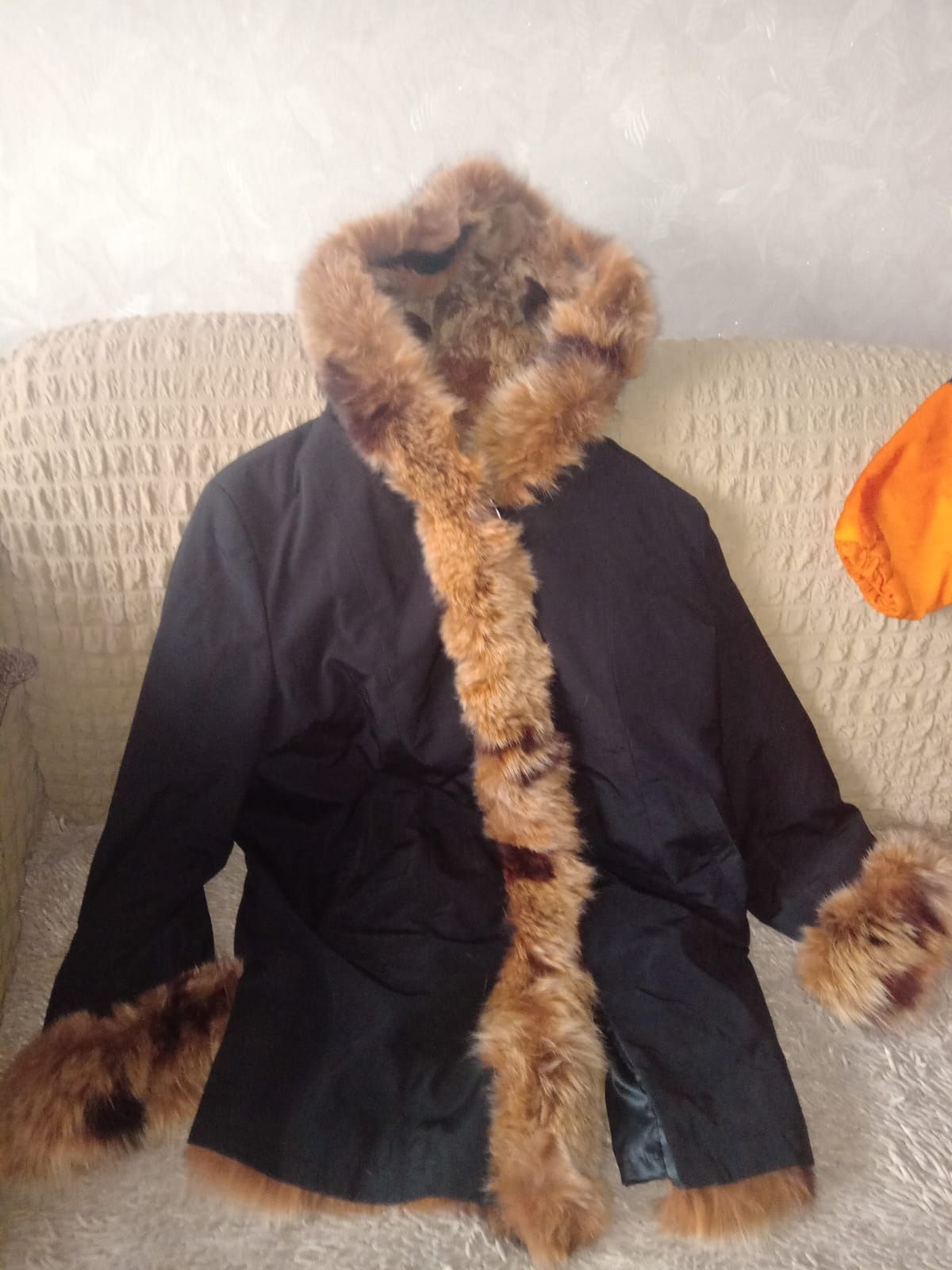 Продам куртку женскую