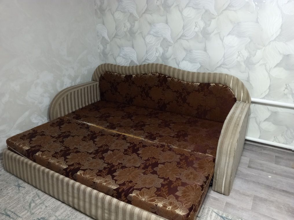 Продам Диван (б/у)