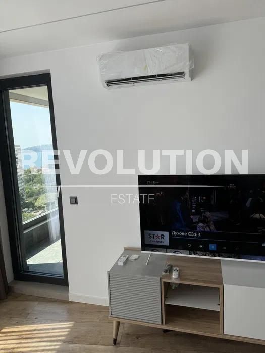 Дава се под наем Двустаен апартамент в Варна, Бриз - 75 кв.м за 950 € - Снимка #2