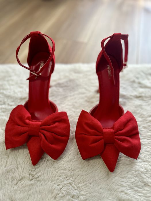 Pantofi cu funda stiletto