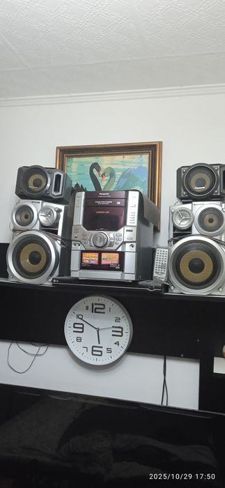 Музыкальный центр Panasonic.