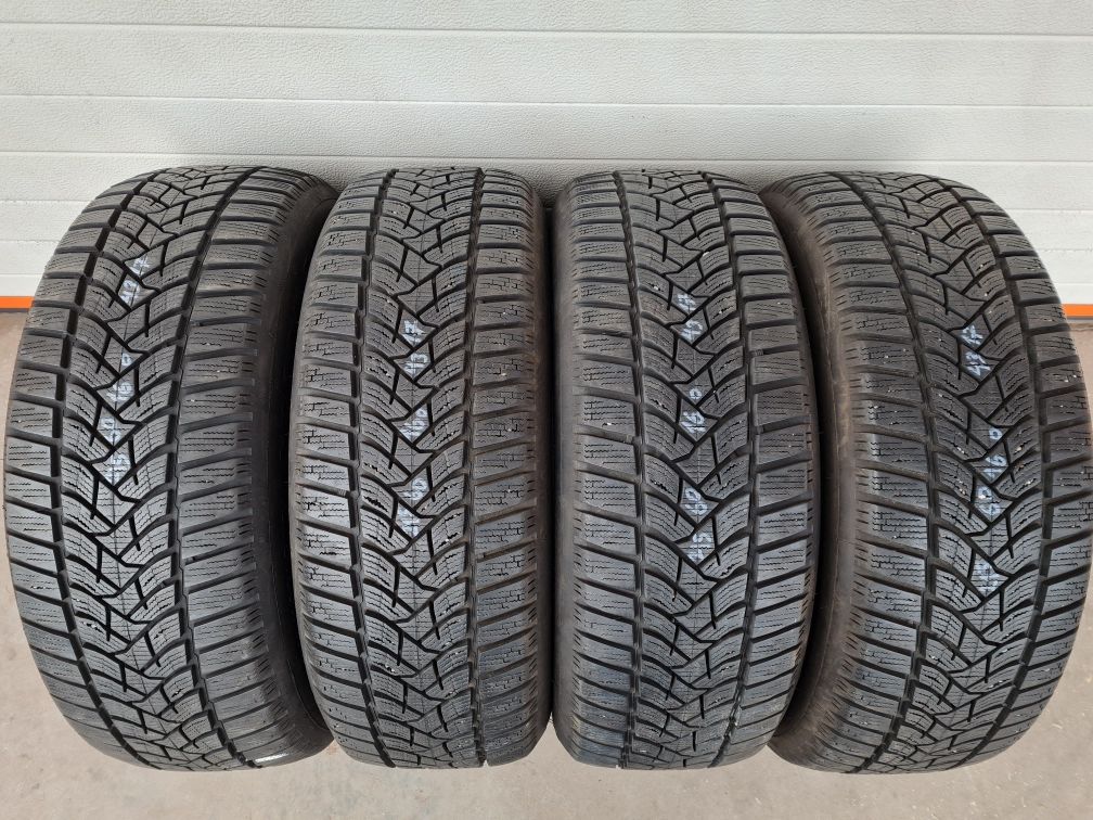 Зимни гуми 4 броя DUNLOP WinterSport5 215 60 R16 дот 4119