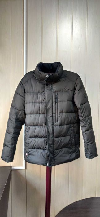 Продам зимнюю куртку BLACK VINIL