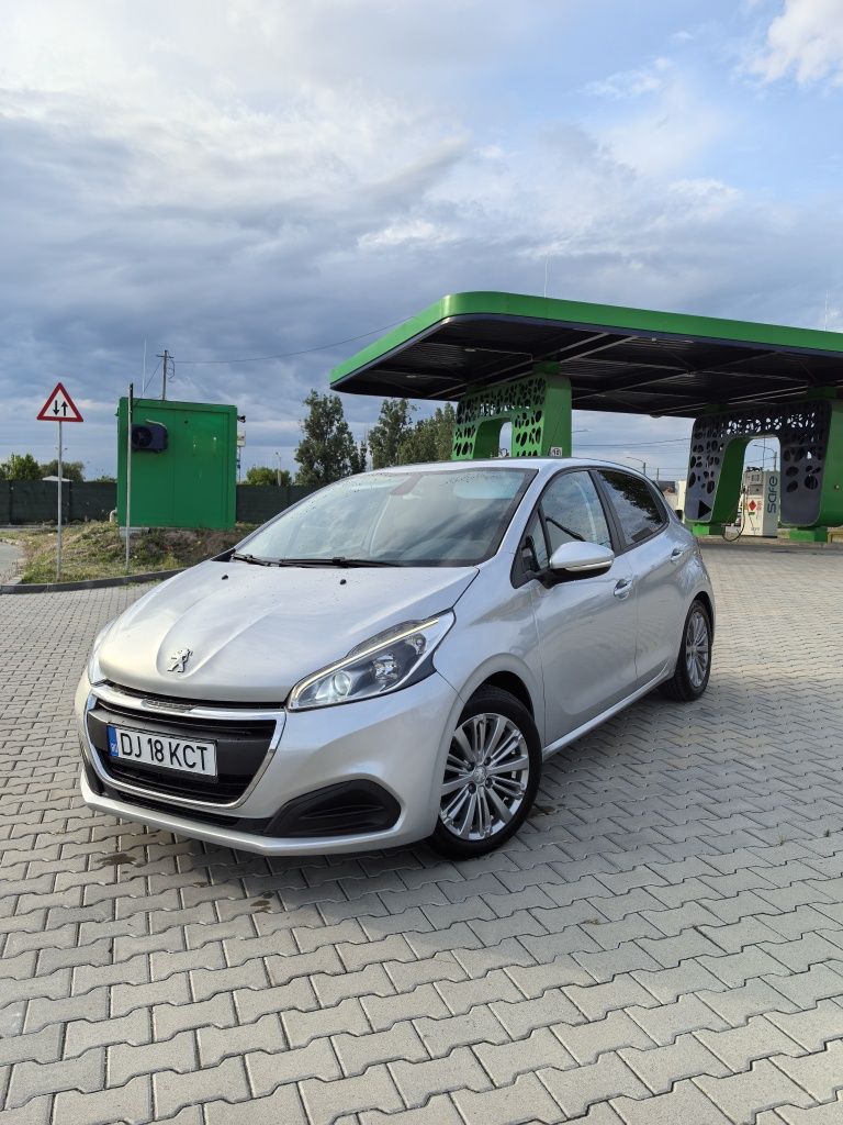 Vând Peugeot 208 1.6 Hdi