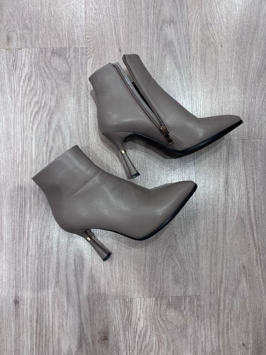 С а п о г и  ж е н с к и е б о т и л ь о н ы р 3 6