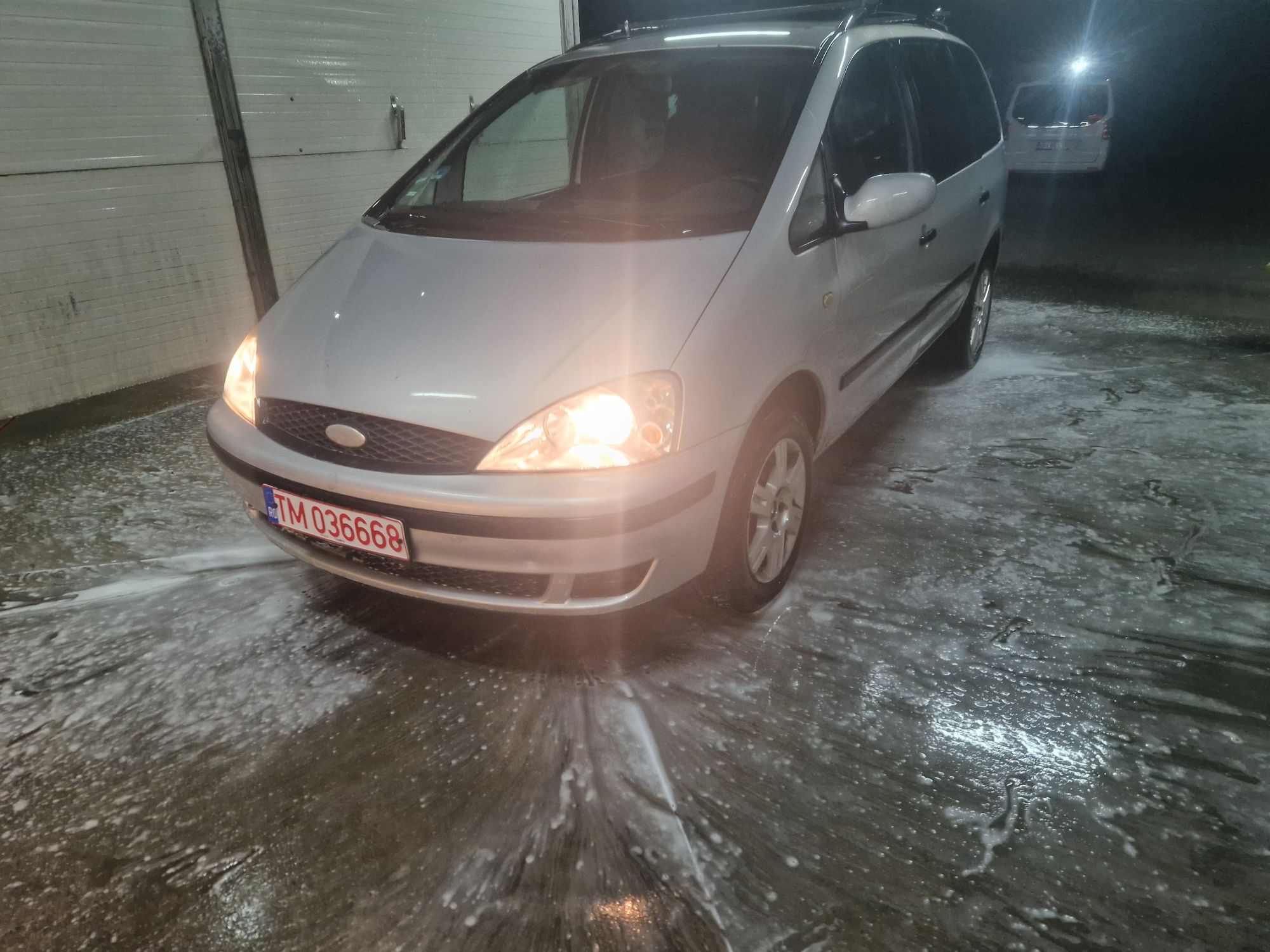 Vând ford Galaxy an 2005 motor 1,9