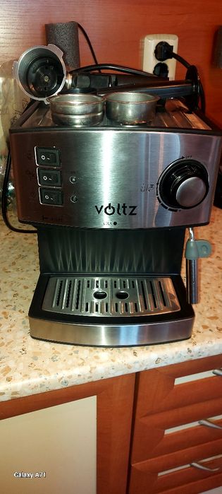 Продавам кафе машина на  дубро състояние