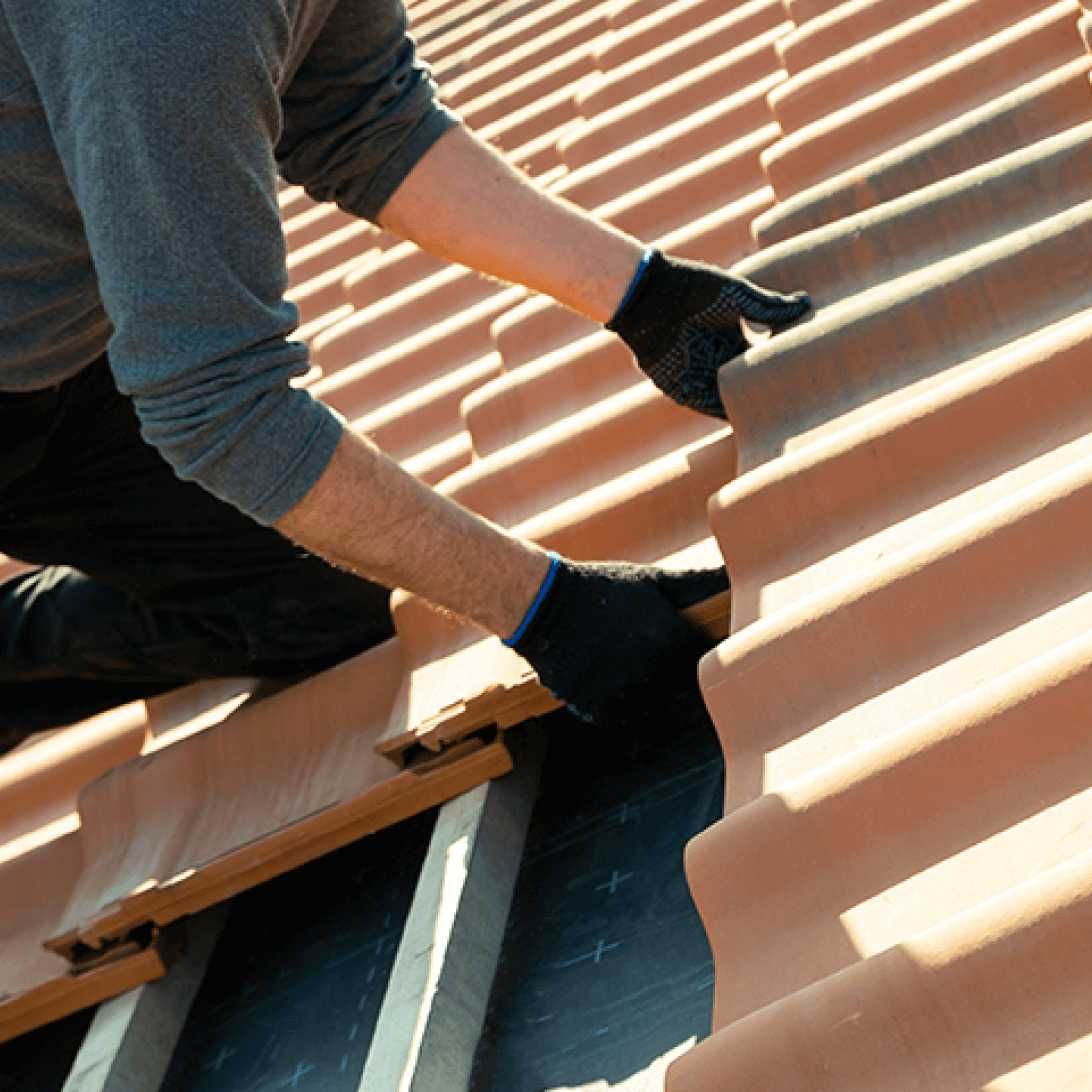 Hidroizolații și reparații acoperișuri pentru orice tip de casă!