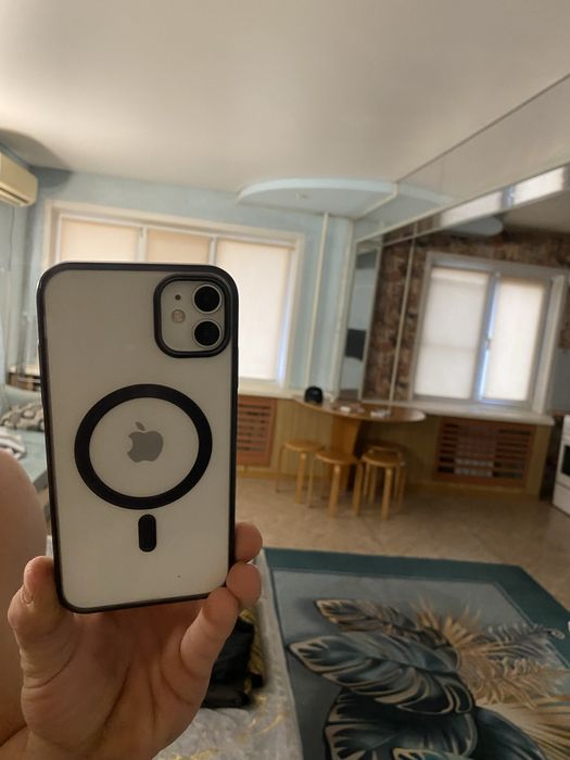 Продам айфон 11 в ОТС