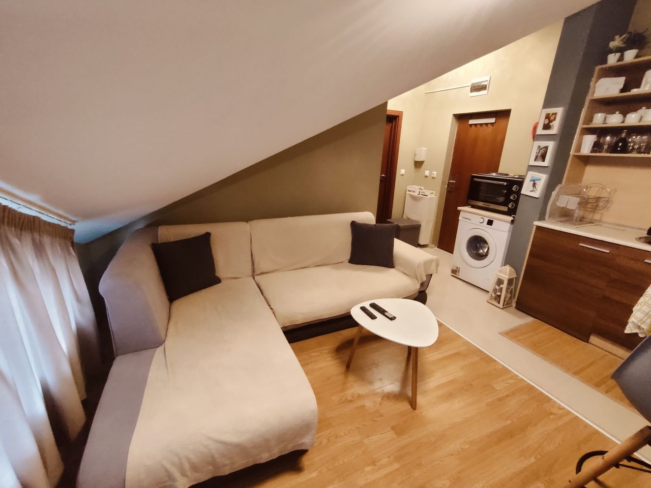 Продава се Двустаен апартамент в Разлог - 38 кв.м за 1211 €/кв.м - Снимка #1