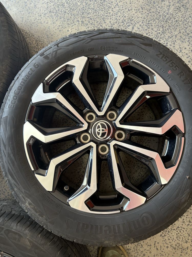 Джанти със гуми за Toyota Yaris Cross 17