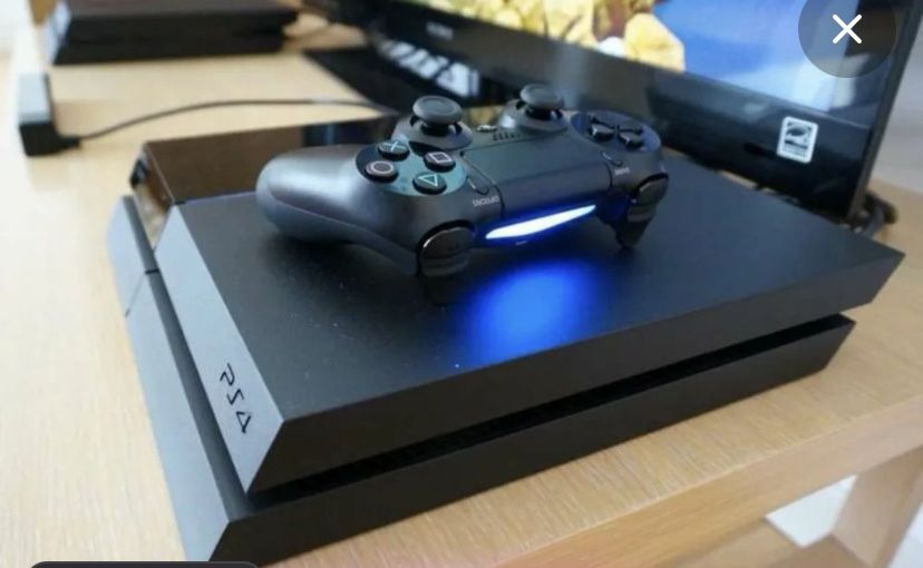 Ps4 с потпискай на год более 600 игр