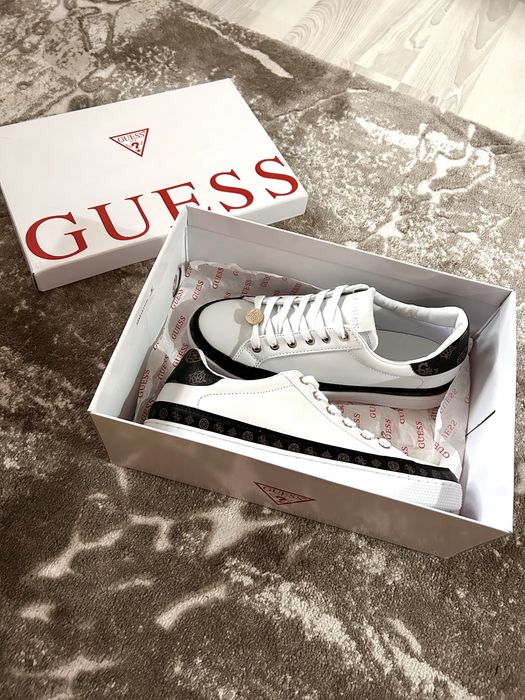 Adidasi Guess Eleganti