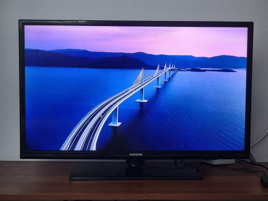 Телевизор / Samsung - 32" - FULLHD , 1080P