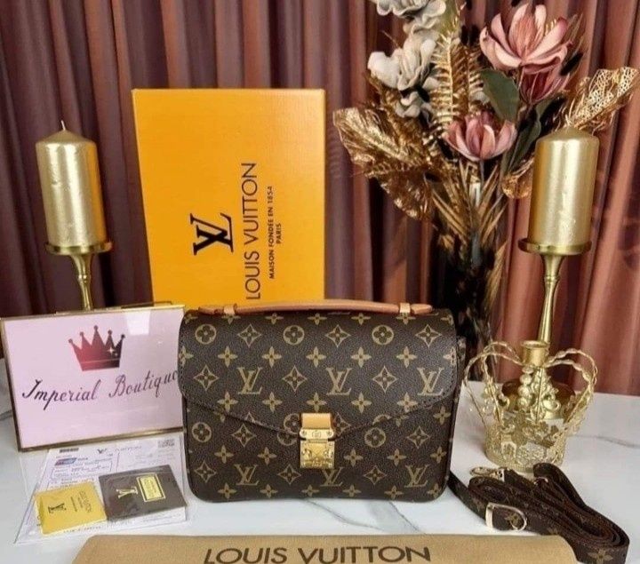 Set 3 articole Louis Vuitton Pochette Metis  (curea+geanta +portofel),