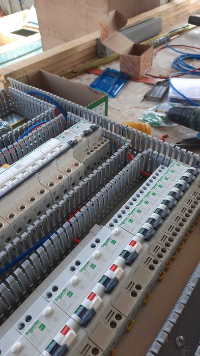 Electrician autorizat Galați-intervenții rapide și instalații complete