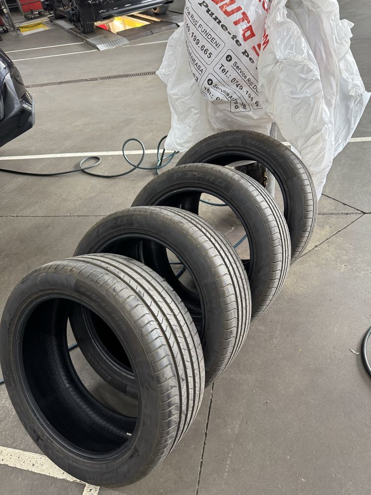 Anvelope vara noi PIRELLI 245 45 R19 RUNFLAT Dot 2025