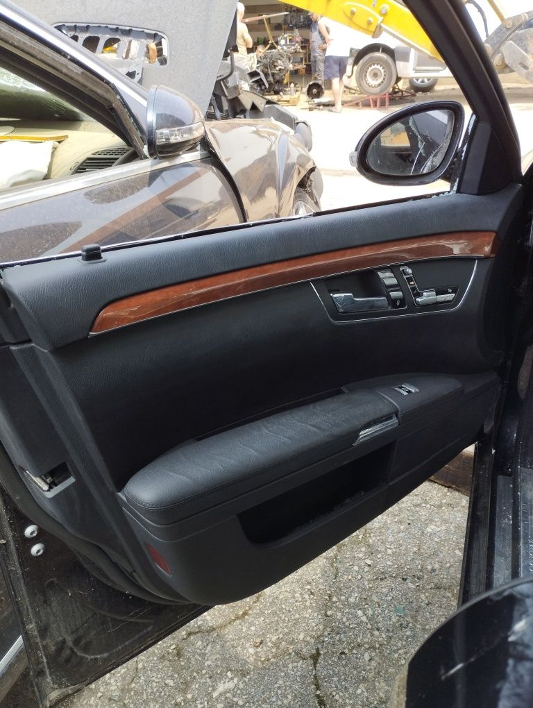 Черен кожен салон за Mercedes S - w221