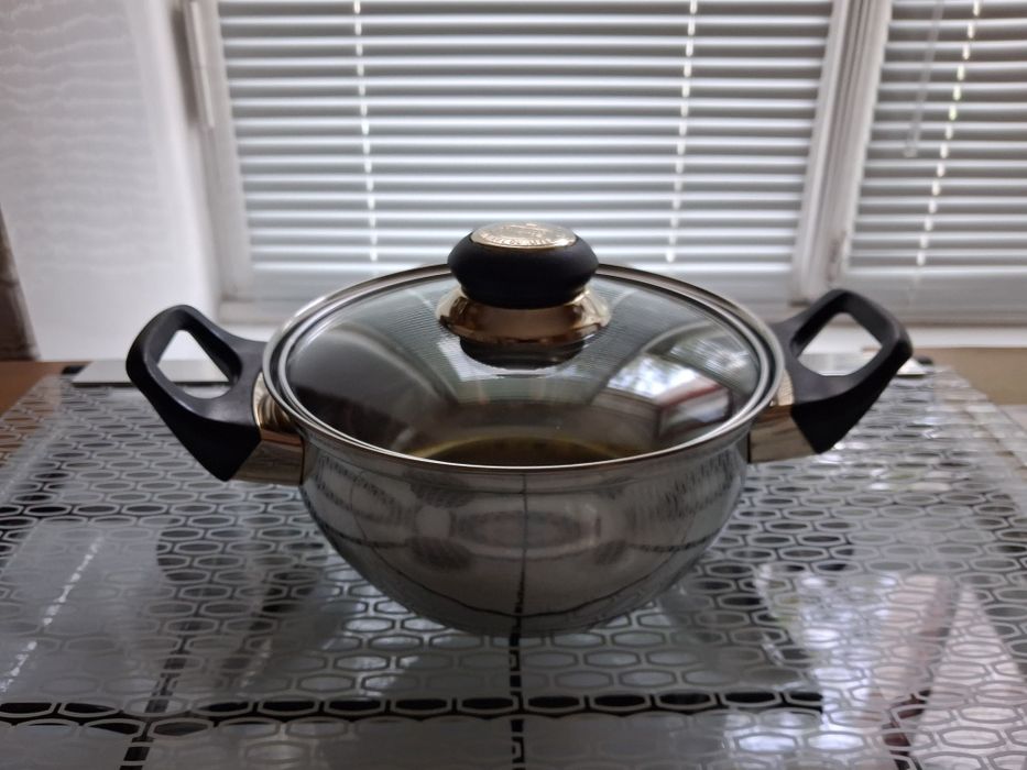 Кастрюля объем 1,2 литра