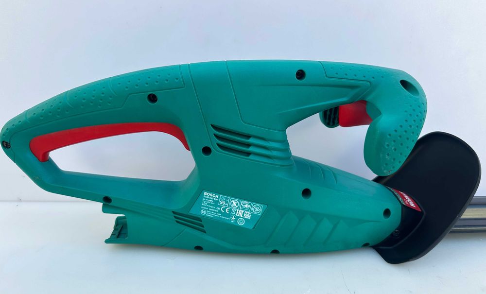 BOSCH AHS 35-15 Li - Акумулаторен храсторез 10.8V като нов!