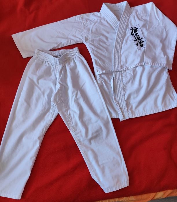 Екипировка за карате - почти нови