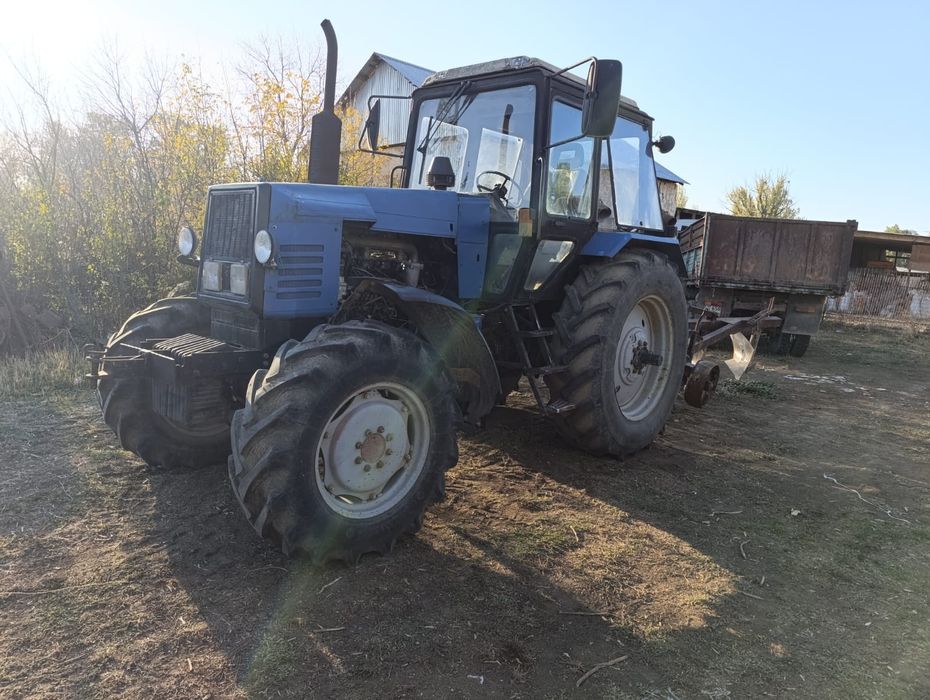 Трактор Мтз 1221