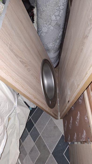 Столешница в отличном состоянии