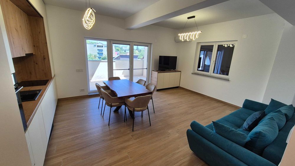 Proprietar 3 camere,  imobil nou.