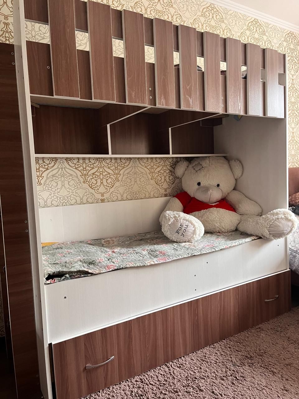 Мебель диван кравать шифонер
