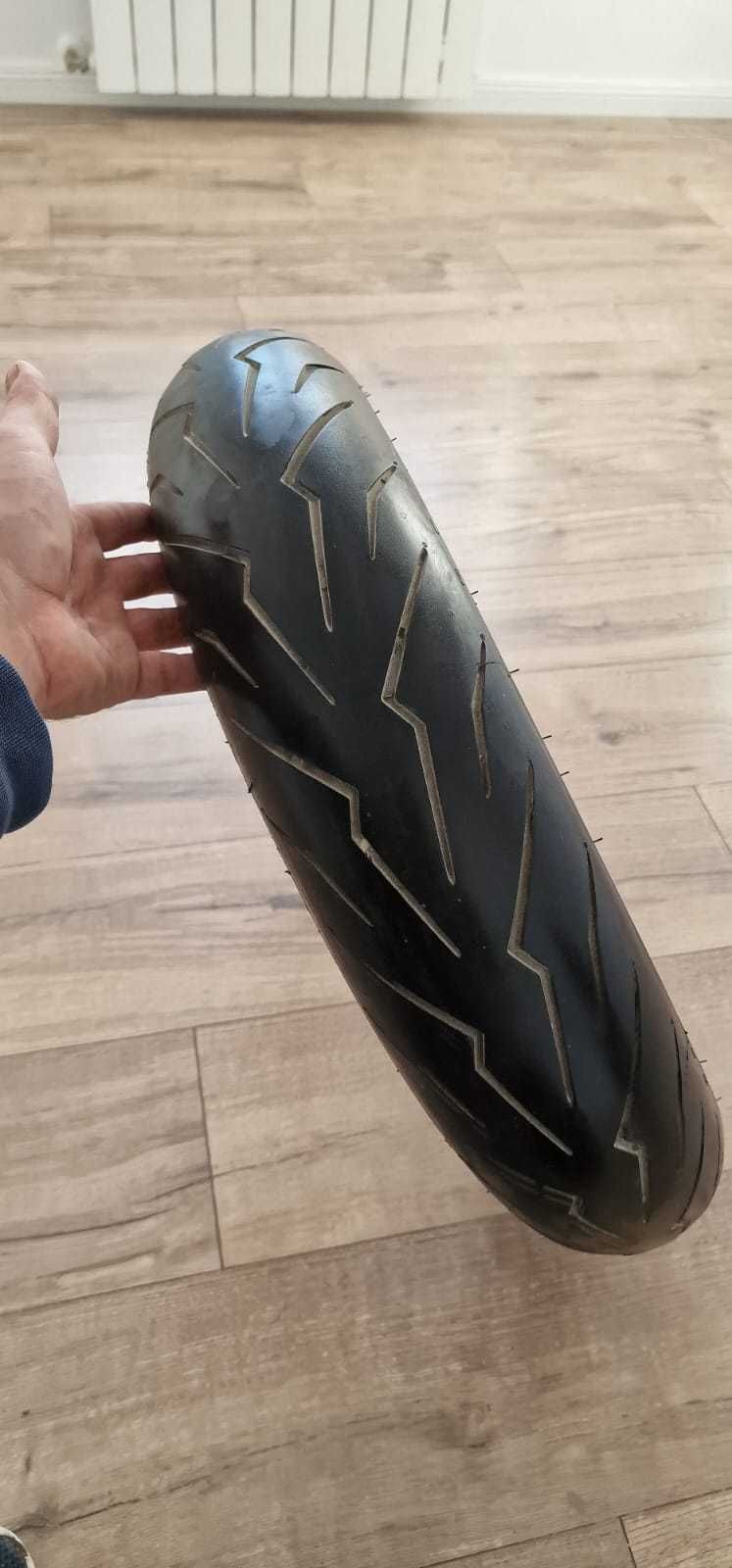 Cauciuc moto Pirelli