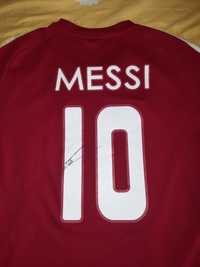 Tricou cu autograful lui Messi