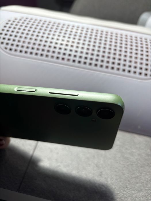 Samsung A05S телефон