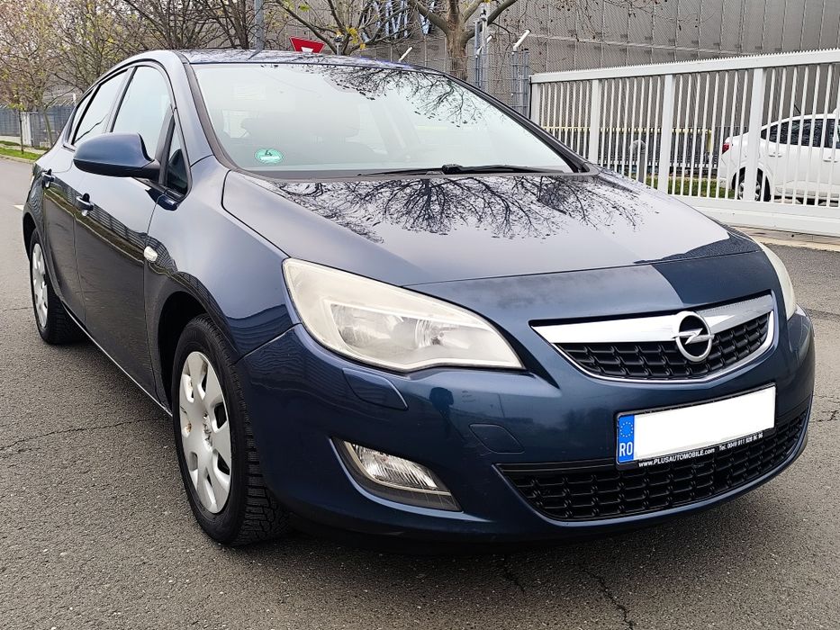 Opel Astra "J" •2011• 1.7~110CP • 4Usi •EURO 5•HATCHBACK• Impecabila!