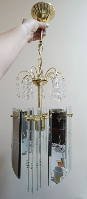 Люстра в хорошем состоянии