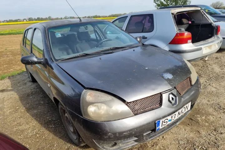 panou comanda clima ceasuri de bord oglinda far tripla stop motoras geam stanga dreapta  Renault Symbol facelift  2007 motor 1.5dci K9K 718 dezmembrez